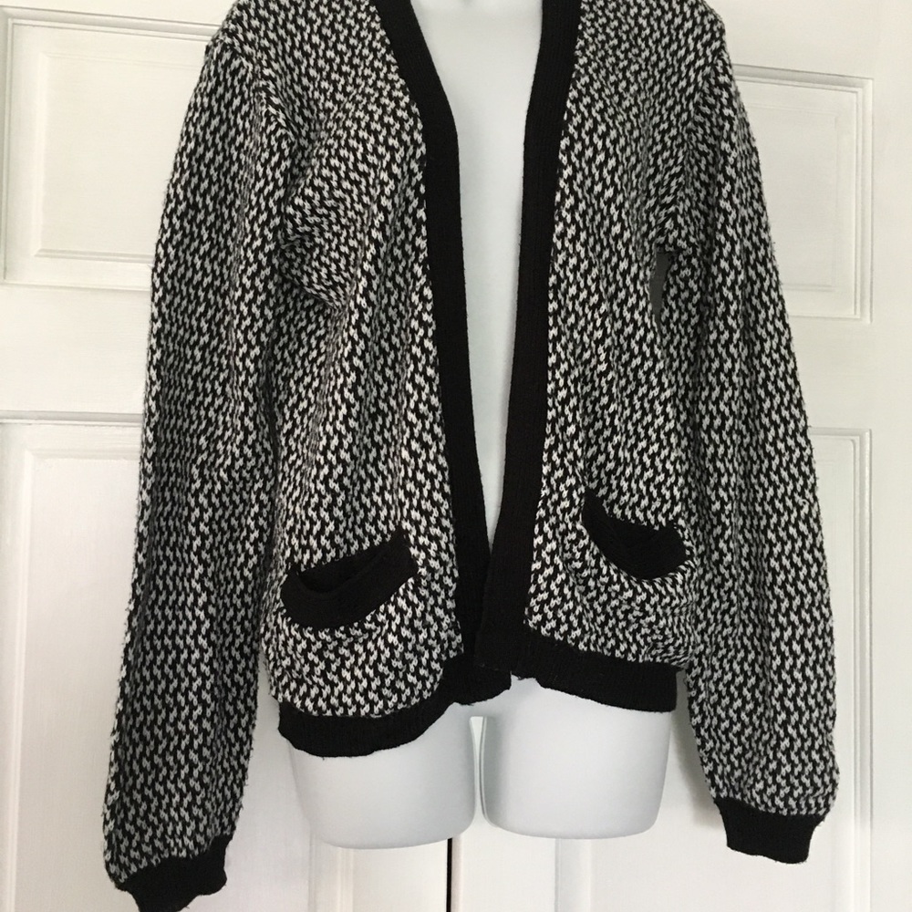 Vintage cardigan with beautiful neutral pattern
